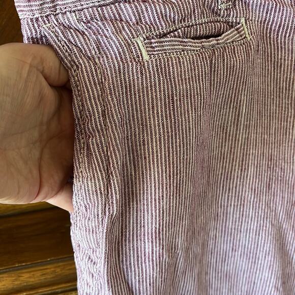 Tommy Bahama Relax 100% linen red and white striped shorts. - Picture 4 of 9